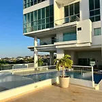 Apartamento Duplex Tres Alcobas, Marbella Beach, Cartagena
