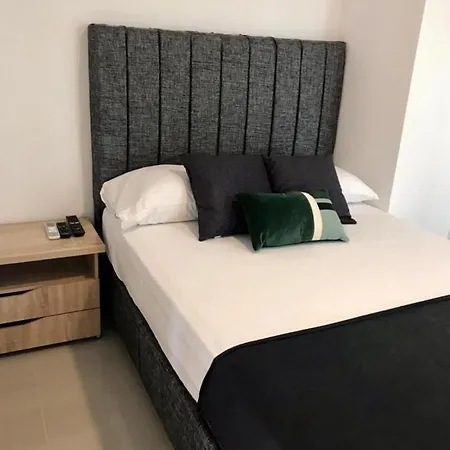 Apartment Apartamento Duplex Tres Alcobas, Marbella Beach,