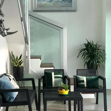 Apartamento Duplex Tres Alcobas, Marbella Beach, *